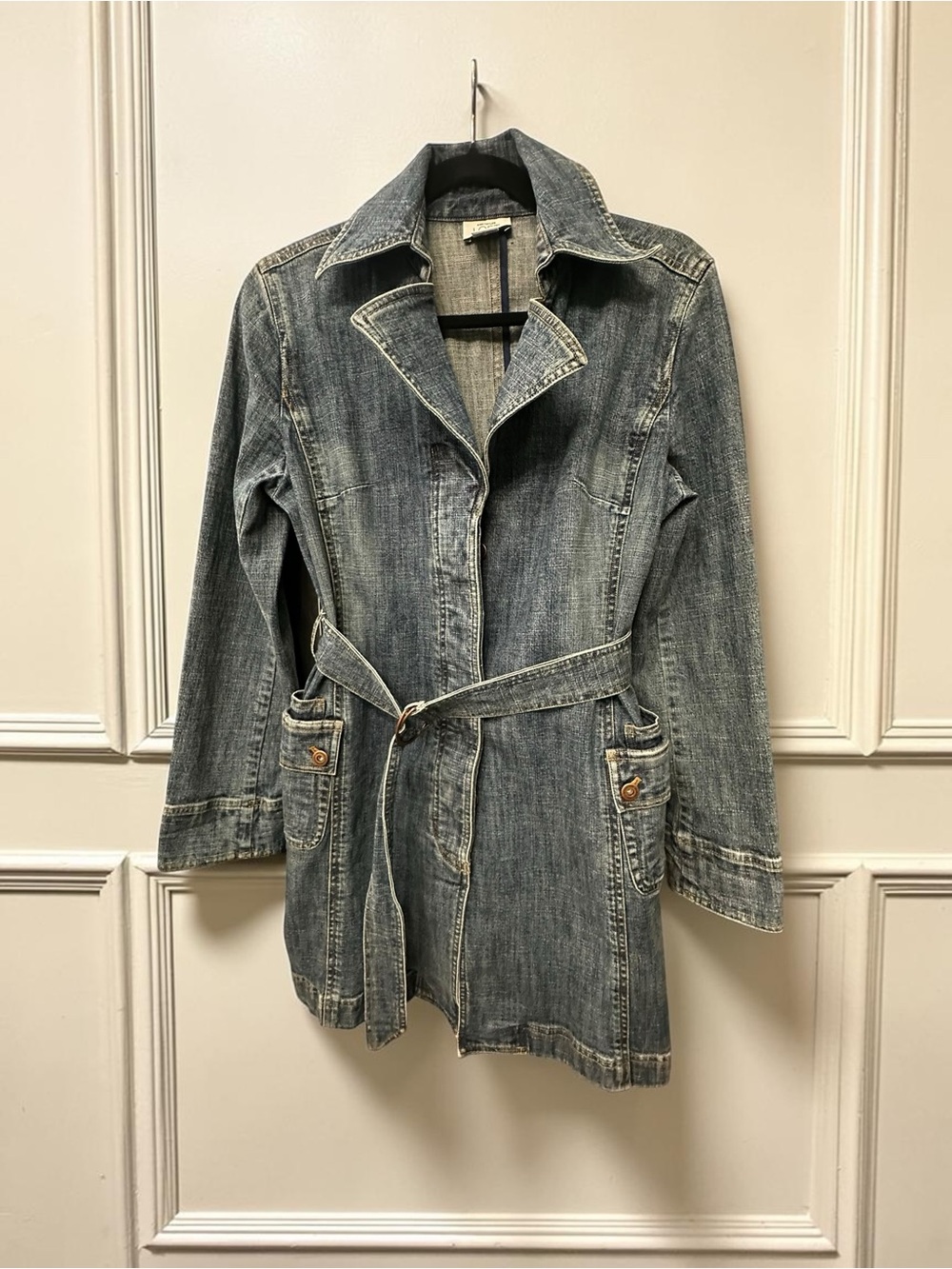 Loft Ann Taylor Long Line Belted Denim Jacket. Size: 10
